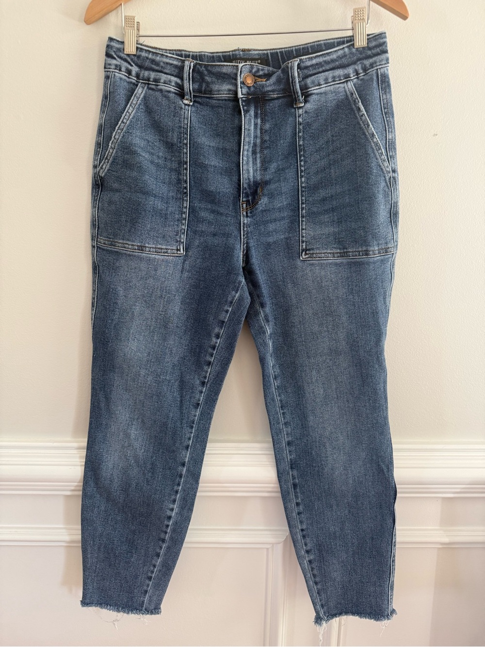 Judy Blue Mid Wash Denim Straight Leg Cropped Jeans with Patch Pockets Sz 11/30